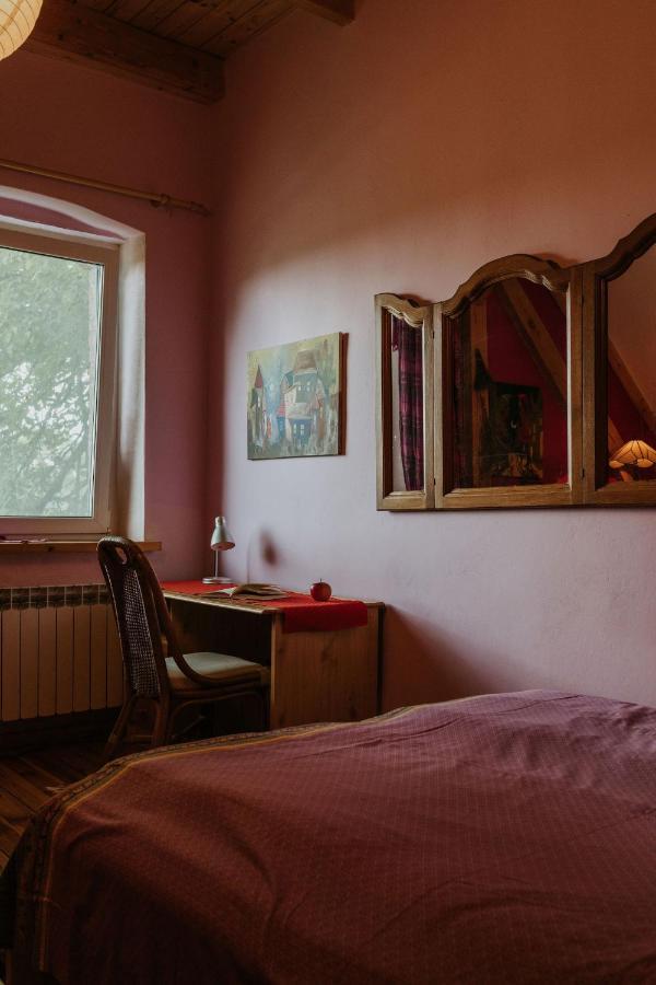 Stara Szkola Nad Jeziorem Czarne  Exterior foto